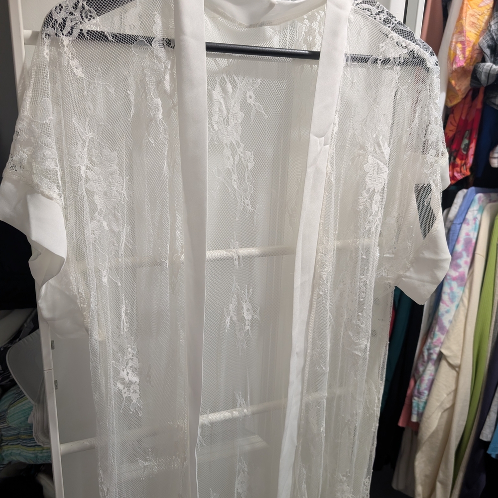 Windsor White Sheer Lace Robe